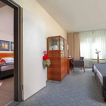 מלון Maritim 4*